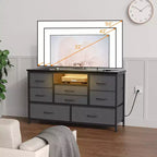 Mobile TV con prese di corrente e luci a LED per TV da 55'', centro di intrattenimento a 8 cassetti, cassettiera in tessuto con piano in legno, nero