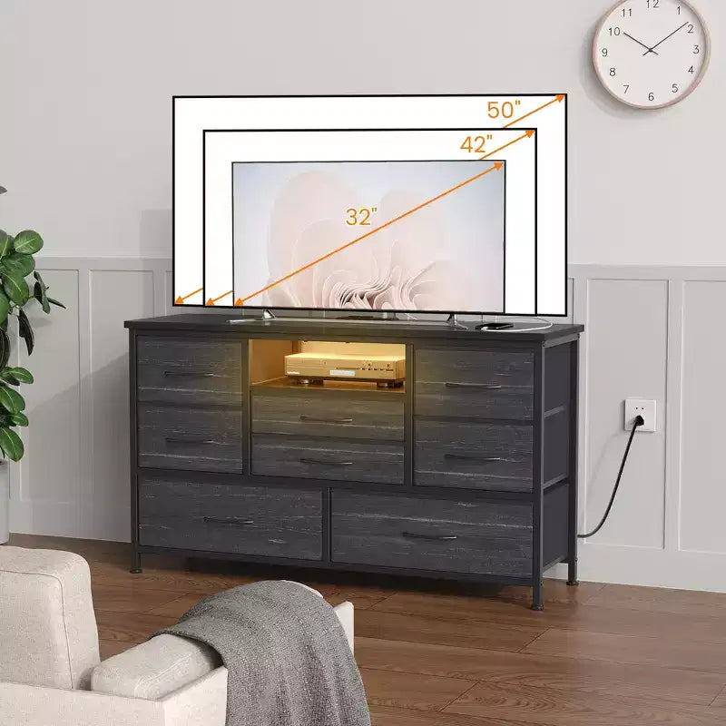 Mobile TV con prese di corrente e luci a LED per TV da 55'', centro di intrattenimento a 8 cassetti, cassettiera in tessuto con piano in legno, nero