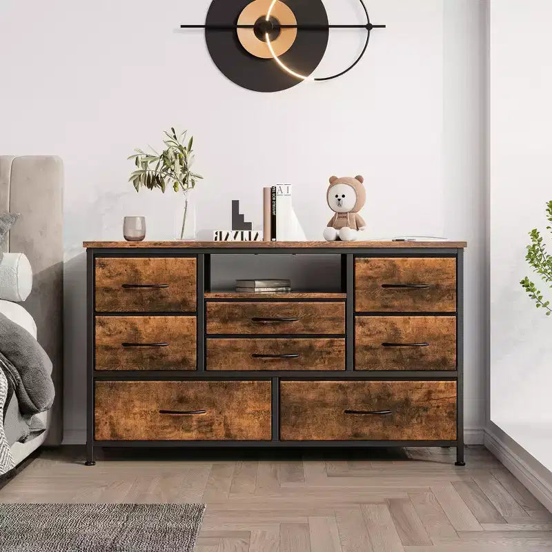 Mobile TV con prese di corrente e luci a LED per TV da 55'', centro di intrattenimento a 8 cassetti, cassettiera in tessuto con piano in legno, nero