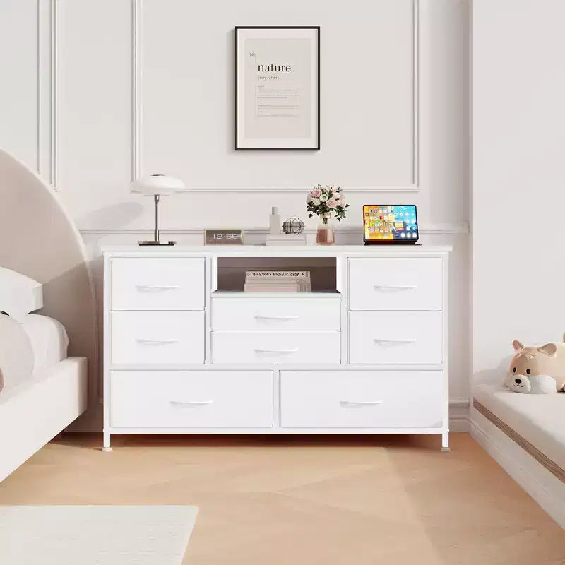 Mobile TV con prese di corrente e luci a LED per TV da 55'', centro di intrattenimento a 8 cassetti, cassettiera in tessuto con piano in legno, nero