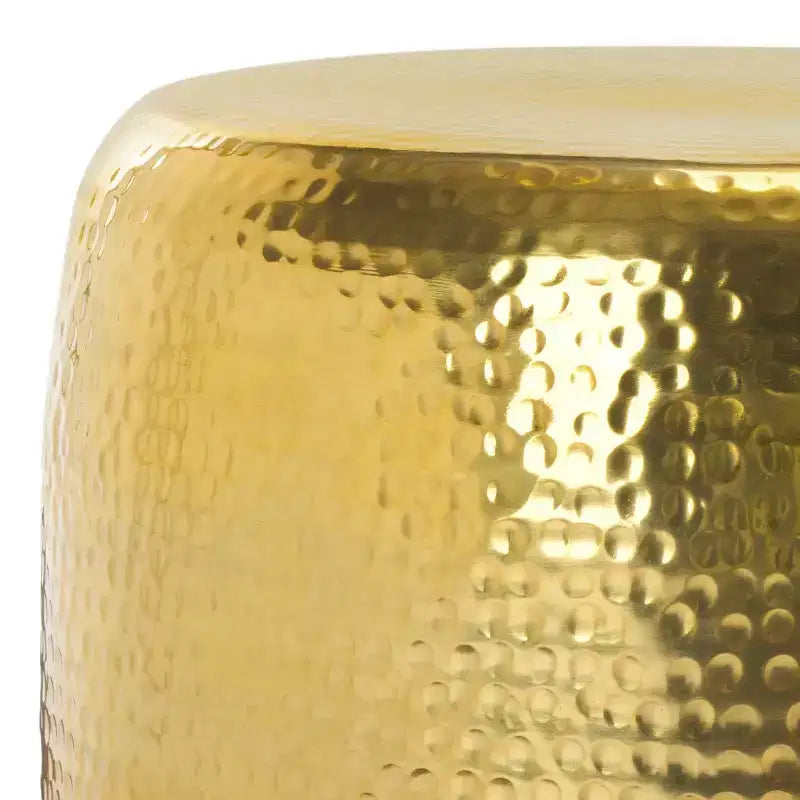 Tavolino rotondo d'appoggio, piano martellato color oro champagne con base in vetro verde