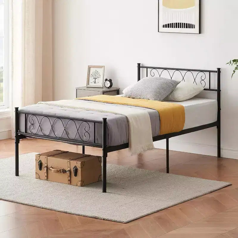 Struttura Letto a Piattaforma Matrimoniale in Metallo con Testiera e Pediera a Cuore, 31 cm di Spazio Contenitore Sotto il Letto, Robusto Supporto a Doghe