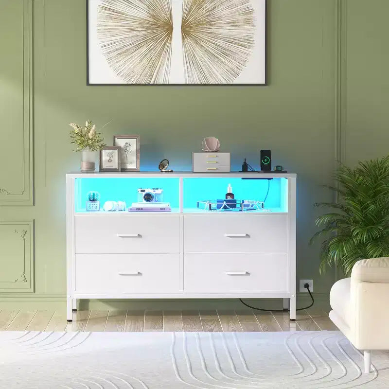 Comò per Camera da Letto con Luci LED e Prese di Corrente, Comò Porta TV con 4 Cassetti