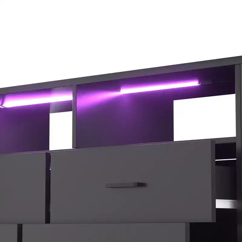 Comò per Camera da Letto con Luci LED e Prese di Corrente, Comò Porta TV con 4 Cassetti