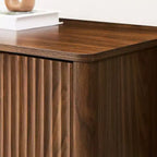 Mobile credenza da soggiorno moderno con scanalature e design ondulato, 2/4 ante, credenza decorativa da dispensa