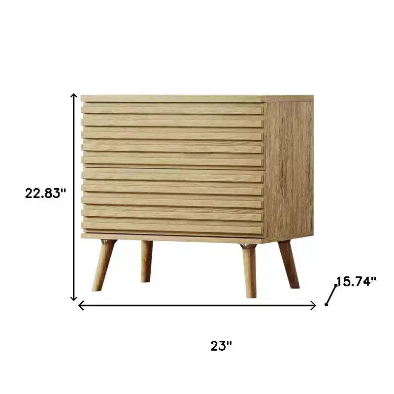 Comodino a due cassetti 23" in legno massiccio naturale con texture a coste