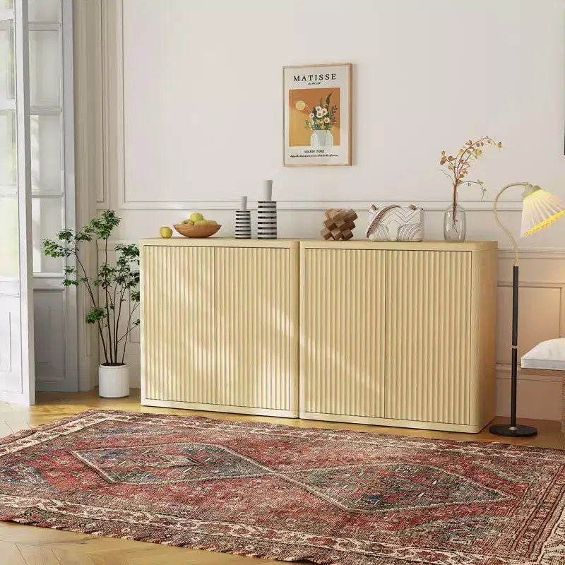 Credenza a buffet a 3 ripiani con mensole regolabili e ante a scanalature, capacità 100 kg, mobiletto contenitore per cucina e soggiorno