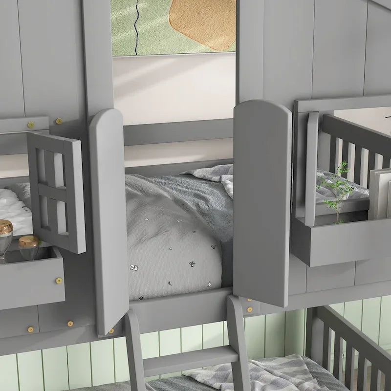 Letto a castello a casetta da una piazza e mezza con tetto, finestra, fioriera, porta, con sponde di sicurezza e scaletta, grigio